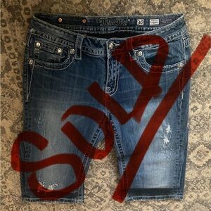 ‼️‼️‼️SOLDDD‼️‼️‼️
Miss Me Women's Boot Cut Jeans with Embellished Pockets